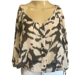 Women's Black and Cream Patterned Top
